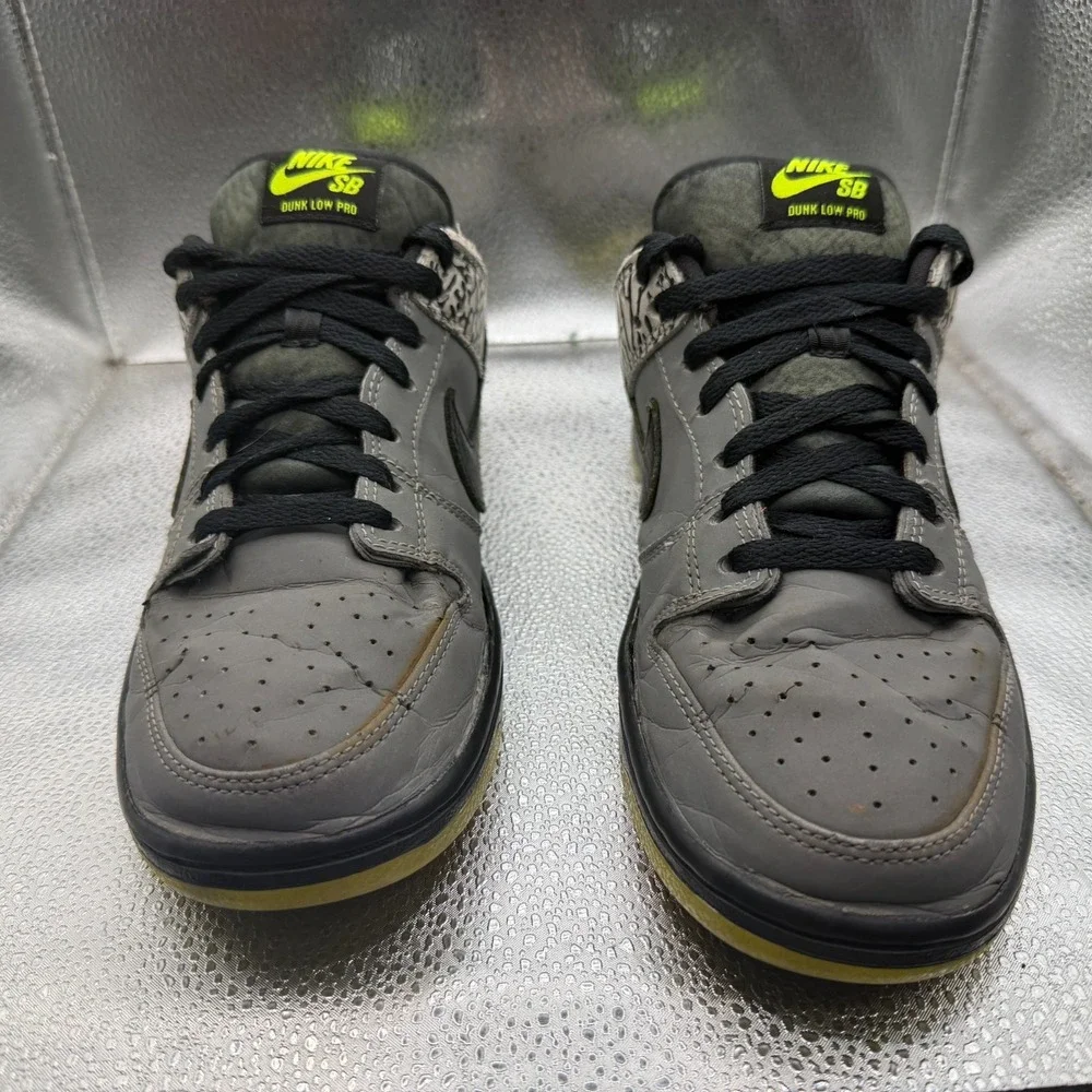 Size 8.5 Nike SB‎ Dunk Low Premium QS Silver Mens Athletic Sneakers 504750-017